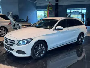 Mercedes-Benz C 180 C180 T Avantgarde DAB LED Sihzg Klima Navi Leder