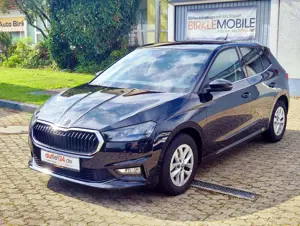 Skoda Fabia Fabia Style 95PS AHK PDC v+h Kamera Tempomat SHZ
