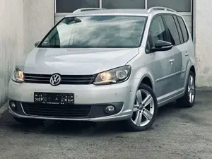 Volkswagen Touran 1.6 TDI*TEMPO*SHZ*AHK*7-SITZER*TÜV NEU