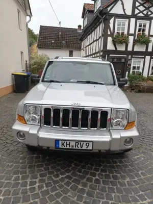 Jeep Commander 5.7 V8 HEMI Automatik Limited