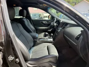 Infiniti QX70 Bild 2