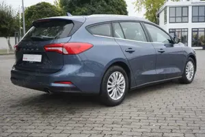 Ford Focus Turnier 1.5 EcoBlue Titanium LED Navi PDC Bild 5