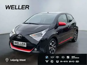 Toyota Aygo x-play club *CarPlay*Kamera*LMF*BT*Colorglas*