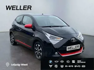 Toyota Aygo x-play club *CarPlay*Kamera*LMF*BT*Colorglas* Bild 4