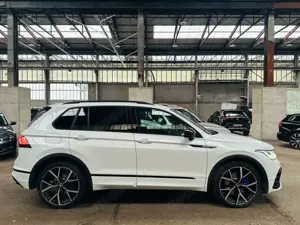 Volkswagen Tiguan R TSI DSG 4Motion AHK IQ.LIGHT ACC NAVI PDC Bild 3