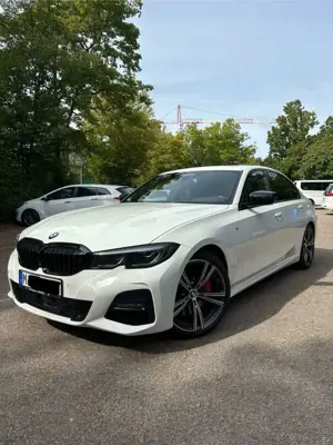 BMW 330 330d Aut. M Sport Limousine Unfallfrei Laser HK