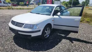 Volkswagen Passat Passat 1.6 Comfortline/ Automatik/Rentnerfahrzeug Bild 2