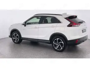 Mitsubishi Eclipse Cross Basis Hybrid 4WD 2.4 MIVEC PHEV Apple CarPlay Andr Bild 5