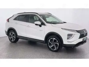 Mitsubishi Eclipse Cross Basis Hybrid 4WD 2.4 MIVEC PHEV Apple CarPlay Andr Bild 2