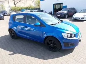 Chevrolet Aveo LTZ 1.6, Klima SHZ PDC Alu Allwetter Bild 3