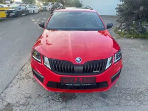 Skoda Octavia Combi RS 2,0TSI AHK PANO 19"Xtreme Bild 2