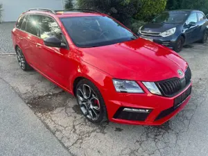 Skoda Octavia Combi RS 2,0TSI AHK PANO 19"Xtreme Bild 3