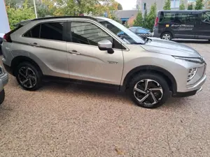 Mitsubishi Eclipse Cross PHV PLUS 2.4 MIVEC 4WD AHK Bild 4