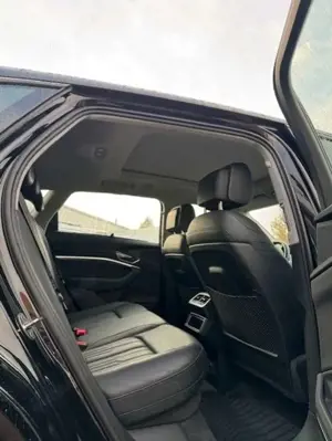 Audi Q8 e-tron 50 quattro S line PANO HUD KAM BO Bild 4