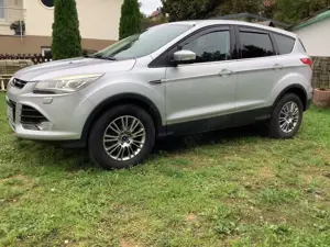 Ford Kuga 2.0 TDCi 4x4 Titanium Bild 2