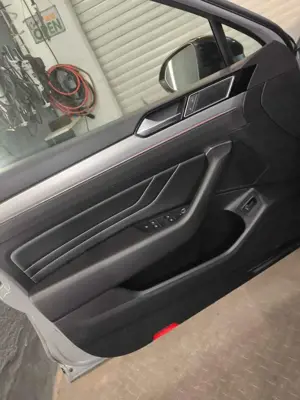 Volkswagen Passat Variant Elegance - 4Motion R-Line Edition Bild 5