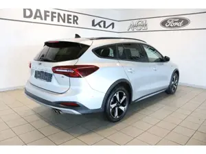 Ford Focus Active X Schiebdach LED DAB totWinkel ASS Bild 3