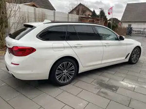 BMW 530 530i - HUD/AHK/Ambiente/Leder/Restgarantie Bild 2