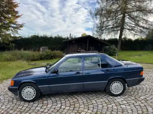 Mercedes-Benz 190 E 2,6 Schalter rostfrei! Neuteile! Bild 1