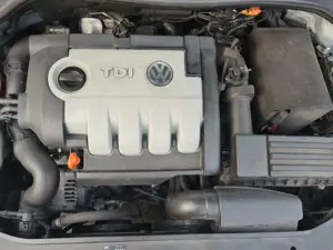 Volkswagen Golf Golf 1.9 TDI DPF Edition BlueMotion Bild 5