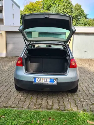 Volkswagen Golf Golf 1.9 TDI DPF Edition BlueMotion Bild 3