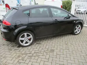 SEAT Leon Sport 1.4i Unfallfrei* Scheckheft *TÜV Neu Bild 3