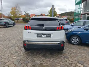 Peugeot 3008 BlueHDi 150 Stop  Start Allure*1.Hd,M+S Bild 5