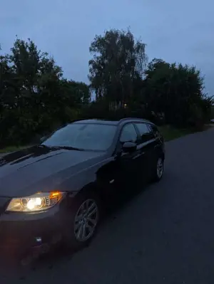 BMW 320 320d DPF Touring Aut. Edition Fleet Lifestyle Bild 2