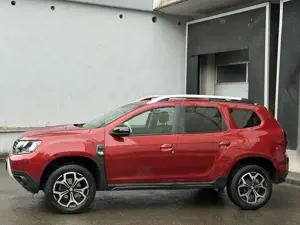 Dacia Duster Celebration 4WD Navi AHK Sitzheizung 360° Bild 3