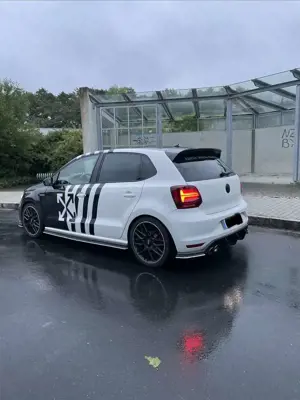 Volkswagen Polo GTI 1.8 TSI (Blue Motion Technology) DSG Bild 2