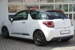 Citroen DS3 1.2 SoChic Navi Kamera Sitzheizung Alcantara Bild 4