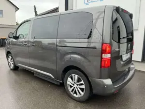 Peugeot Traveller 2,0 HDI Parvan E-Rollstuhl Kassettenlift Bild 5
