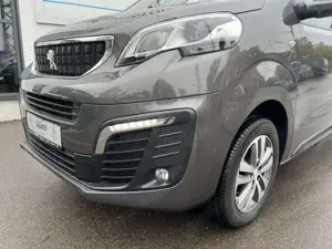Peugeot Traveller 2,0 HDI Parvan E-Rollstuhl Kassettenlift Bild 4