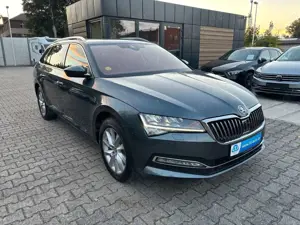 Skoda Superb Combi 2.0TDI DSG Style Navi Leder KAMERA