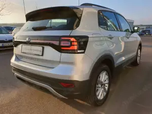 Volkswagen T-Cross 1.5 TSI Life DSG KLIMA+DAB+PDC+SHZ Bild 5
