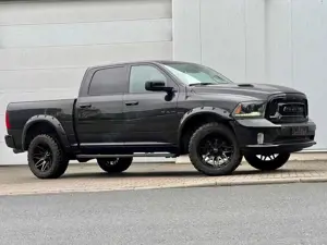 Dodge RAM 5,7  Monster XXL Crewcab Leder 4x4 Night Bild 2