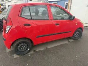 Hyundai i10 FIFA WM Edition-KLIMA.1HAND Bild 5