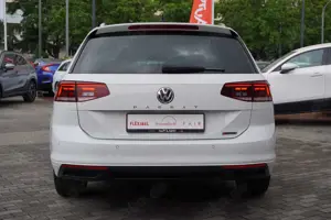 Volkswagen Passat Variant 2.0 TDI Business 4Motion LED Navi Bild 5
