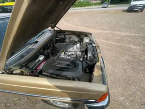 Mercedes-Benz 230 Limousine Bild 4