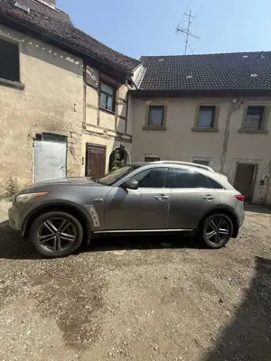 Infiniti FX 35 Bild 3