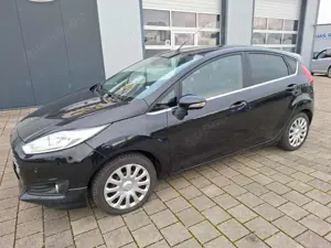 Ford Fiesta Titanium RFK,SHZ,Alufelgen,PDC Bild 2