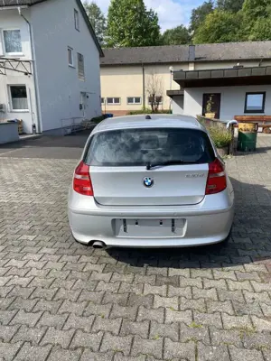 BMW 120 120d Bild 3