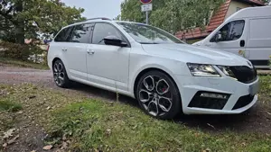 Skoda Octavia Combi 2.0 TSI DSG RS 330