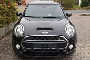 MINI Cooper S JCW  *Unfallfrei/BMW-Scheckheft/1.Lack* Bild 2
