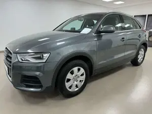 Audi Q3 basis*NAVI*PDC*AC*LMF*ASST*ISOFIX*1H*SH*STZHZ