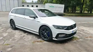 Volkswagen Passat Variant 2.0 TDI 4Motion DSG R-Line DCC 360° 19zoll BiTdi