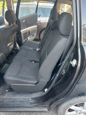 Toyota Corolla Verso 2.2 D-4D Bild 4