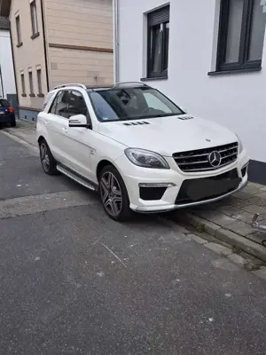 Mercedes-Benz ML 63 AMG ML 63 AMG 4Matic AMG SPEEDSHIFT 7G-TRONIC