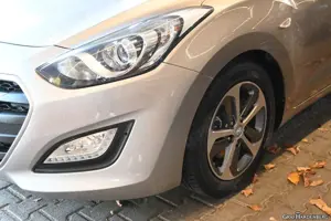 Hyundai i30 1.4 T-GDI blue Trend PDC Klima SzHzg Bild 3