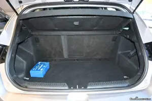 Hyundai i30 1.4 T-GDI blue Trend PDC Klima SzHzg Bild 5